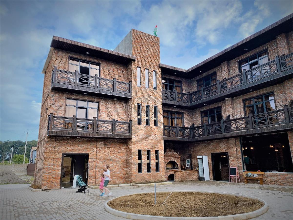 Gloriya Hotel Lidzava Екстер'єр фото
